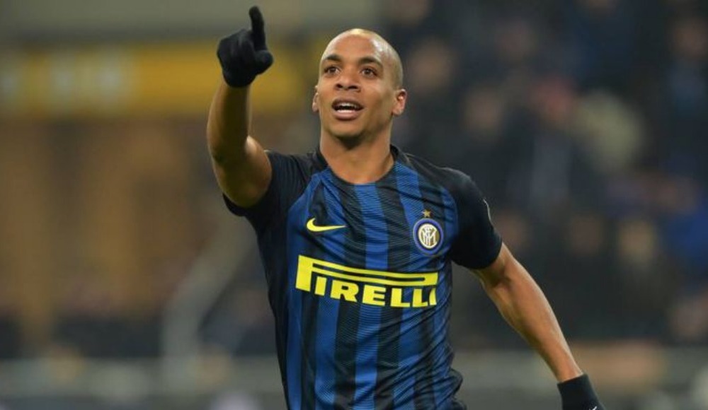 Video - Joao Mario'nun şutu kale direğini kırdı