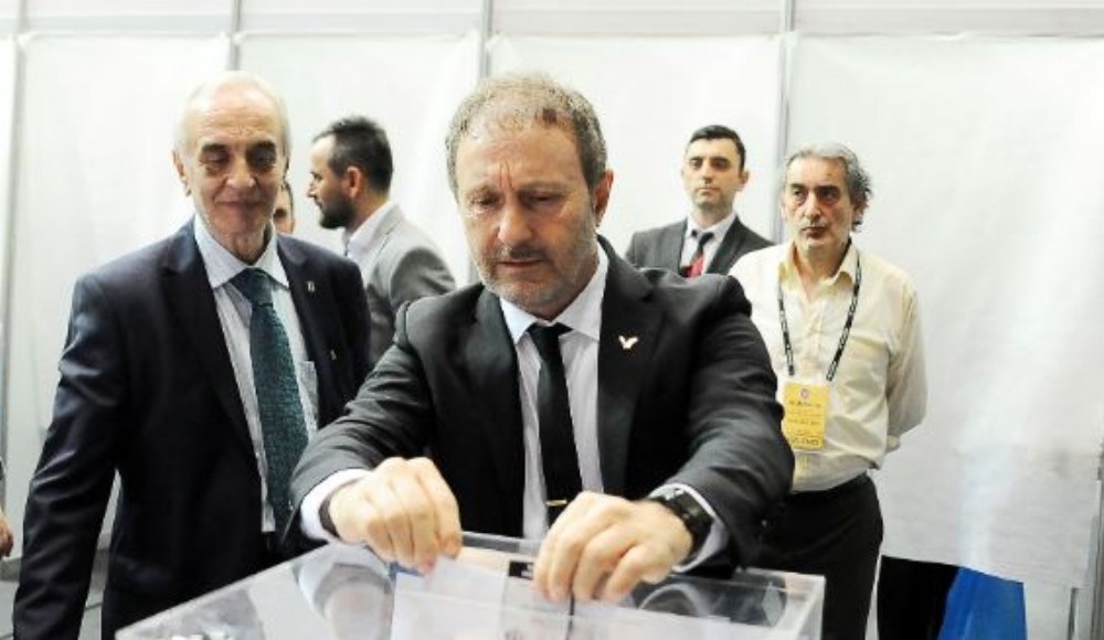 Hürser Tekinoktay: "Kimse Beşiktaş'ın zor duruma düşeceğini düşünmesin"