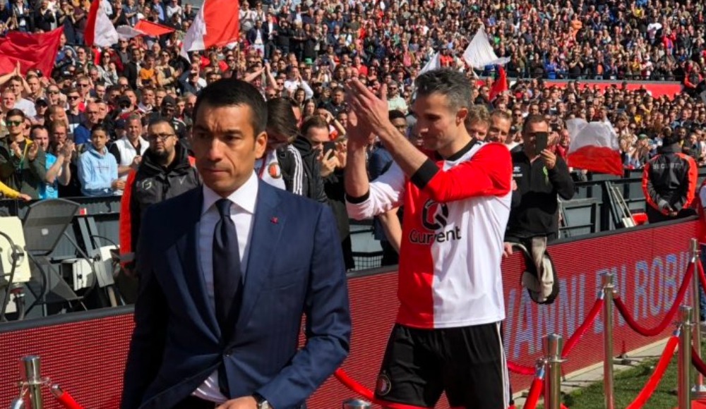 Van Persie futbola veda etti