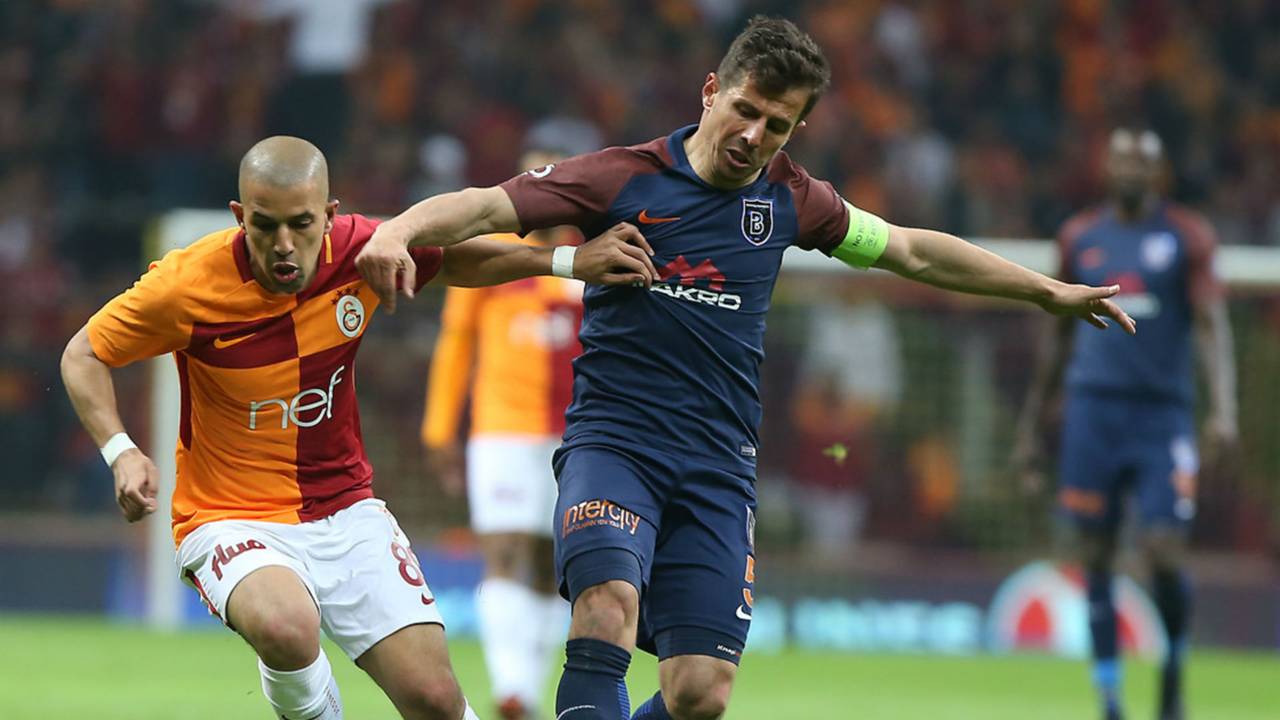 Galatasaray - Başakşehir maçında kimi favori görüyor?