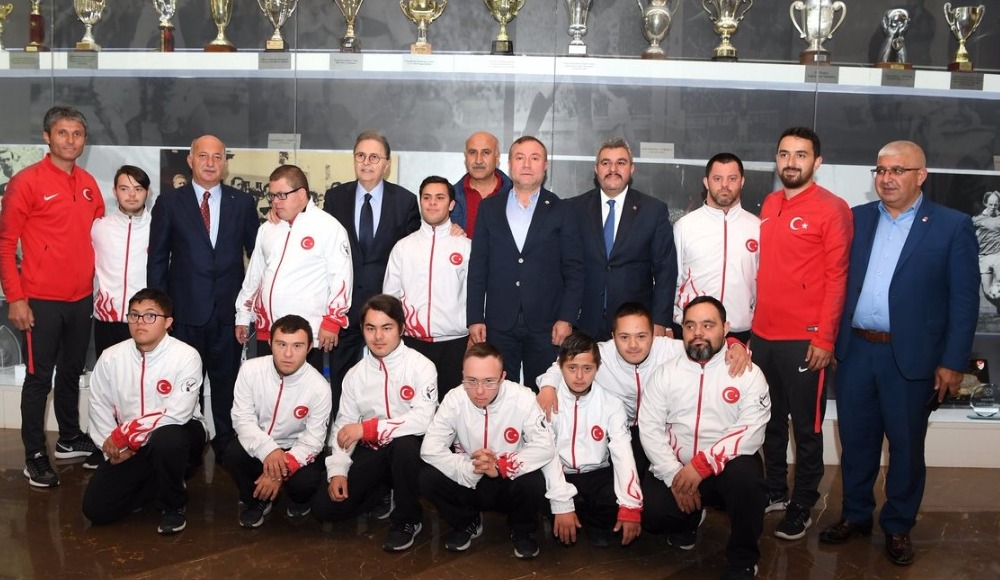 Hüsnü Güreli, Down Sendromlular Milli Takımı ile buluştu