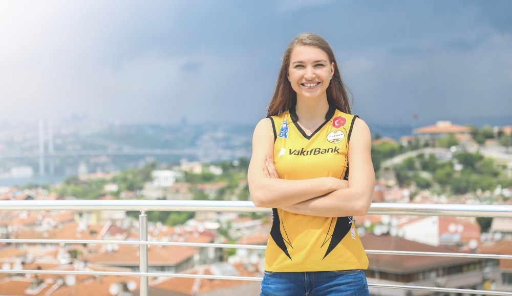 VakıfBank formasıyla Şampiyonlar Ligi'ni kazanmak istiyorum
