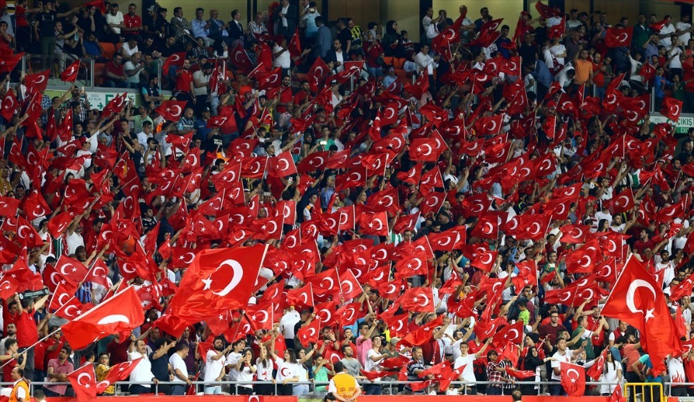 Milli maça yoğun ilgi!