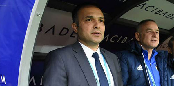 Futbolculuk Kariyeri :