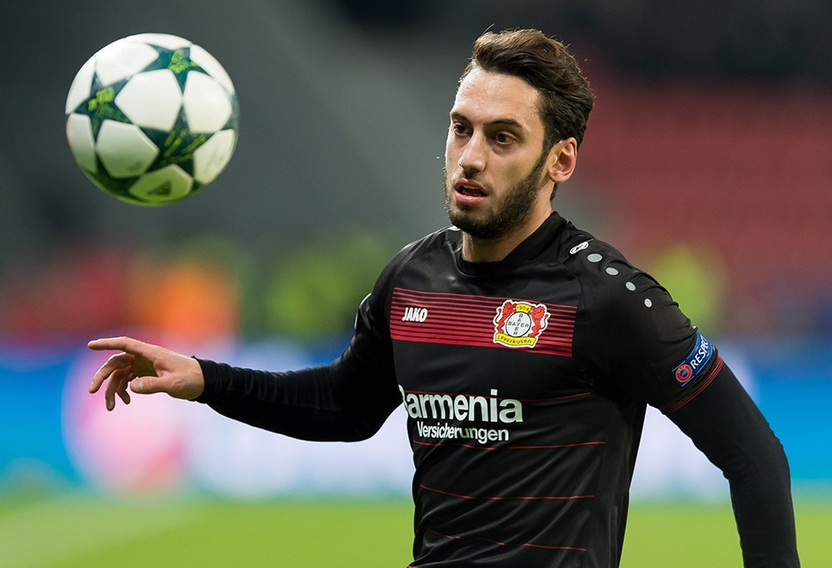 HAKAN ÇALHANOĞLU | HAMBURG >> BAYER LEVERKUSEN | 14.500.000 Euro