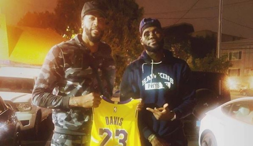 LeBron James ve Anthony Davis'in forma değişim kararına engel!