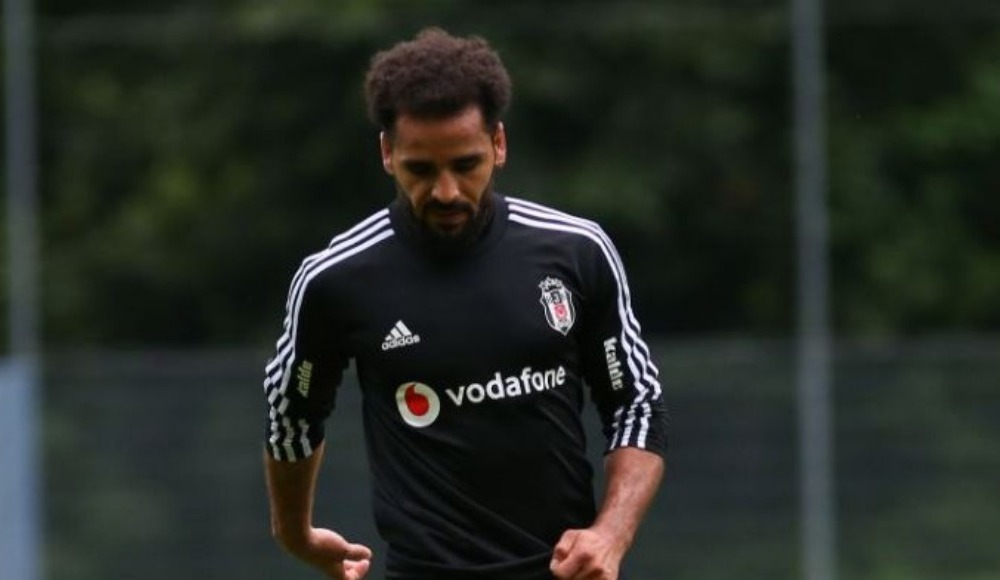 Douglas, Avcı'dan forma istedi