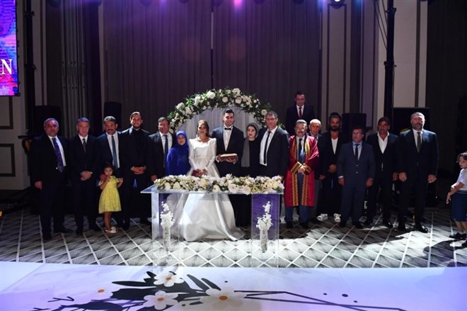 Trabzonsporlu Uğurcan Çakır dünya evine girdi