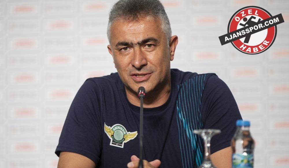 Eski hocası canlı yayında açıkladı: Emrah Akbaba ne zaman sahalara dönecek?