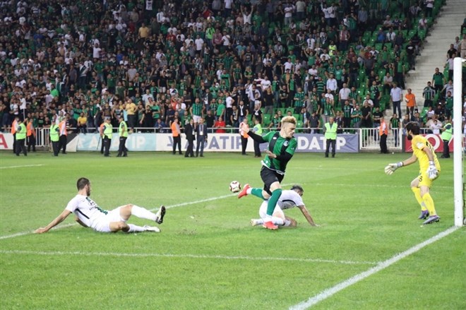 Hazırlık maçında Sakaryaspor ile Kocaelispor berabere kaldı!