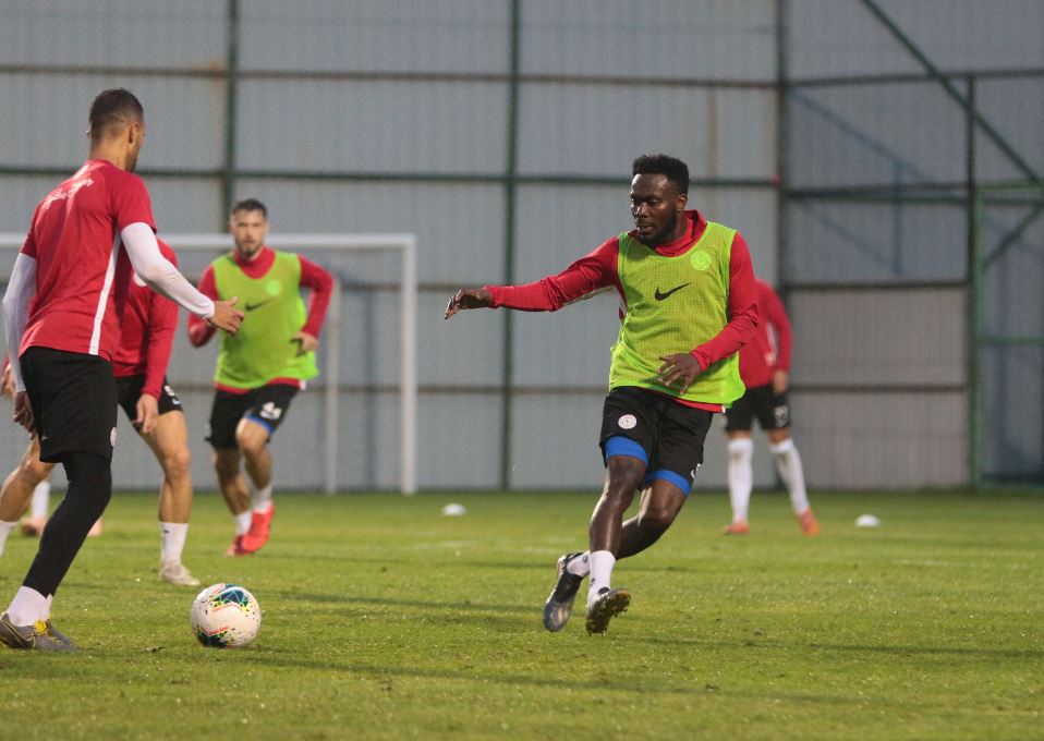 Attamah: "Rizespor'u iyi bir yere getirmek istiyoruz"