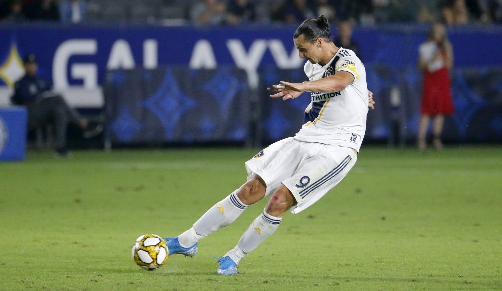 Zlatan'dan hat-trick! Kulüp tarihine geçti...