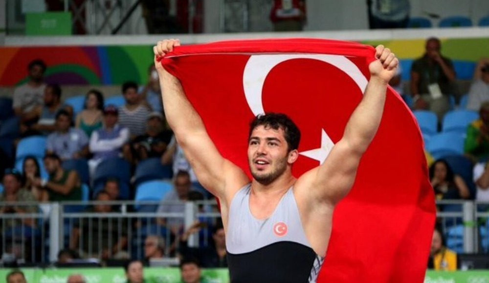 Cenk İldem'den bronz madalya