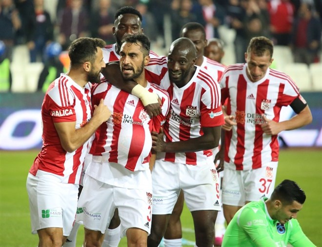 Sivasspor evinde boyun eğmiyor