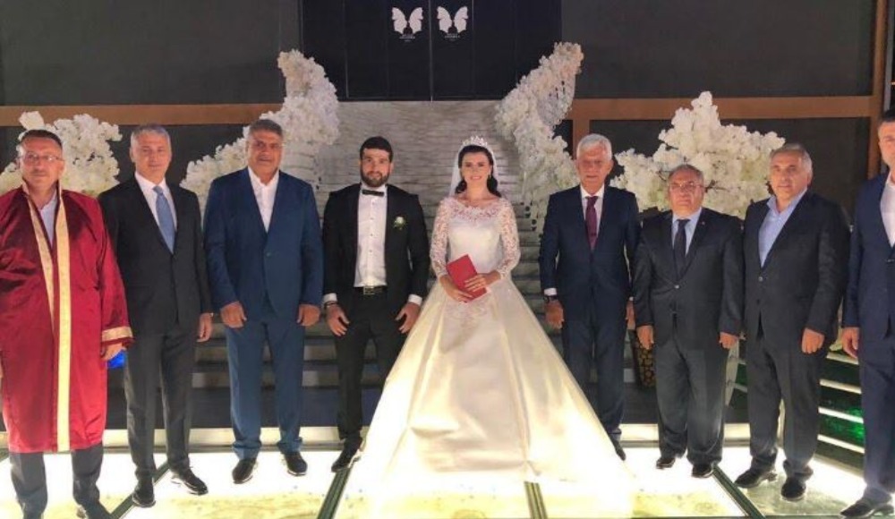 Dünya şampiyonu güreşçi Metehan Başar evlendi