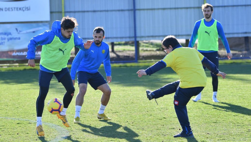Mehmet Sak: "Sivasspor maçı öncesi gereken önlemleri aldık, 3 puan istiyoruz"