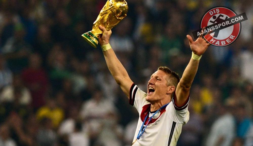 Bastian Schweinsteiger futbolu bıraktığını açıkladı