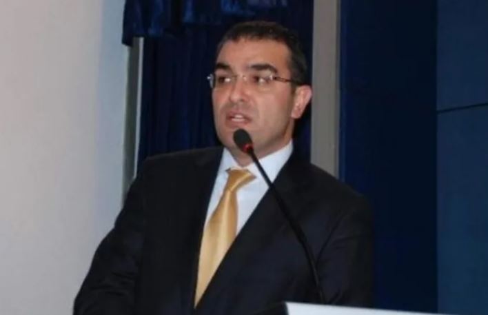 Erol Bedir: "Hamdi Elcuman her yönüyle kefil olduğum bir yöneticidir"