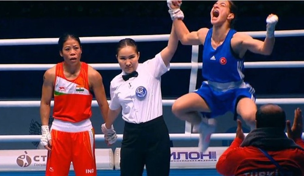 6 kez dünya şampiyonu rakibini devirdi, finale yükseldi!