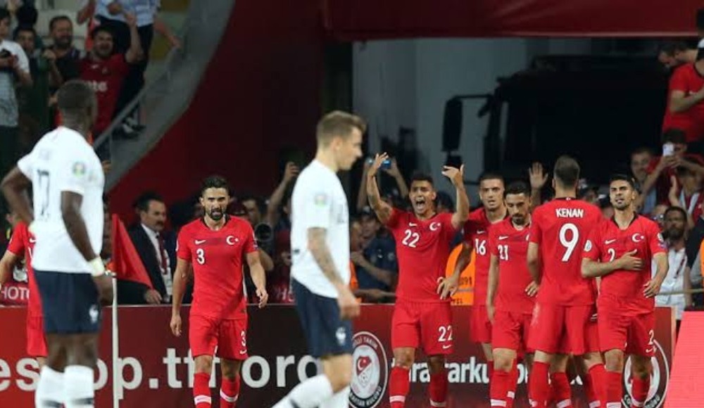 Fransa maçında Türk taraftarlar stadın yarısını doldurabilir!