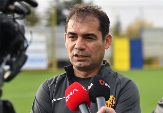 Ankaragücü: Adnan Erkan / Metin Diyadin / Mustafa Kaplan - Mustafa Reşit Akçay