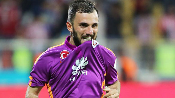 İSTANBUL'DA EMRE ÇOLAK ZİRVESİ