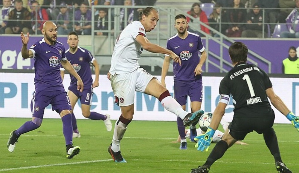 90+9'da penaltı kaçırdı, Nürnberg puandan oldu!