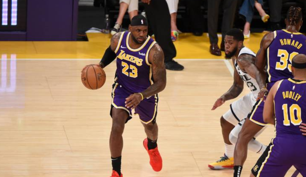 Los Angeles Lakers ilk galibiyetini aldı!