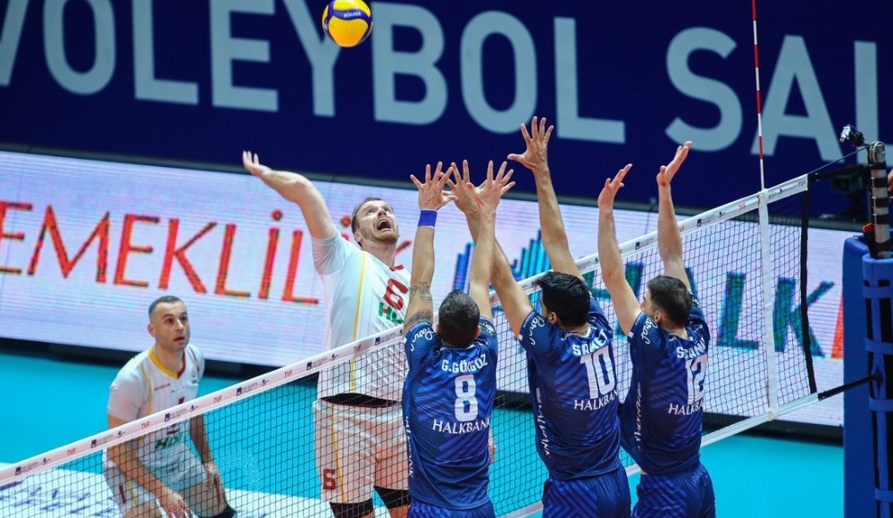 Galatasaray HDI Sigorta, deplasmanda Halkbank'ı 3-0 mağlup etti