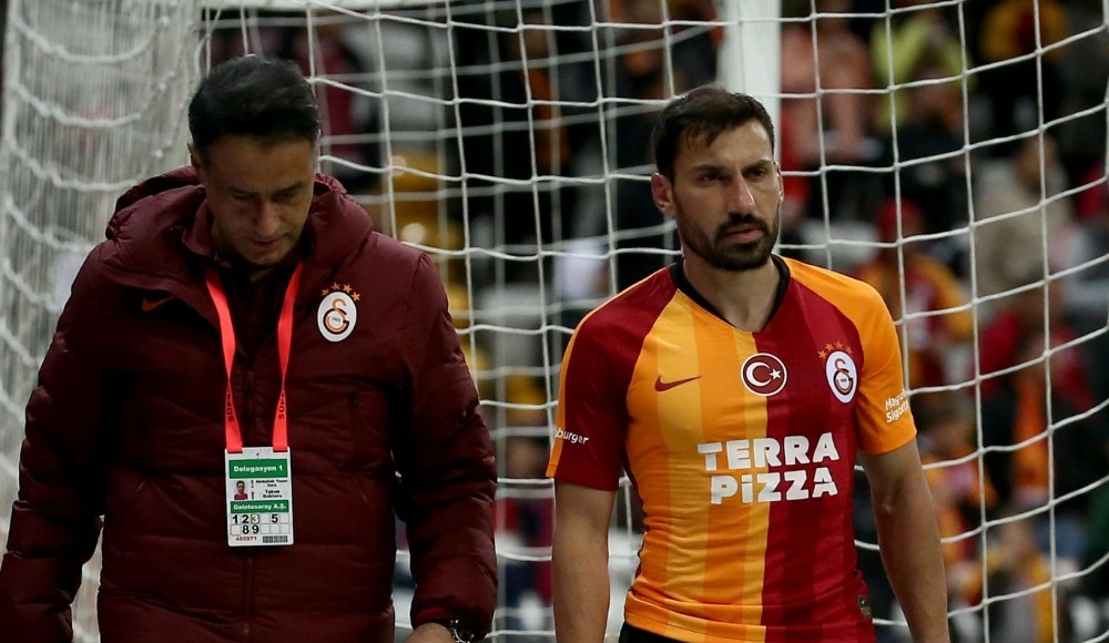 Şener Özbayraklı sahalara ne zaman dönecek?