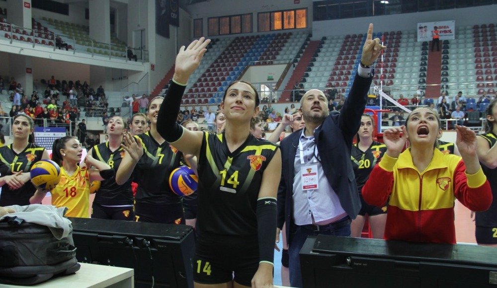 Voleybolda olaylı İzmir derbisini Göztepe kazandı