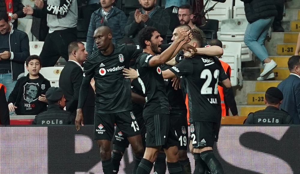 Beşiktaş evinde tam 1 yıldır kaybetmiyor
