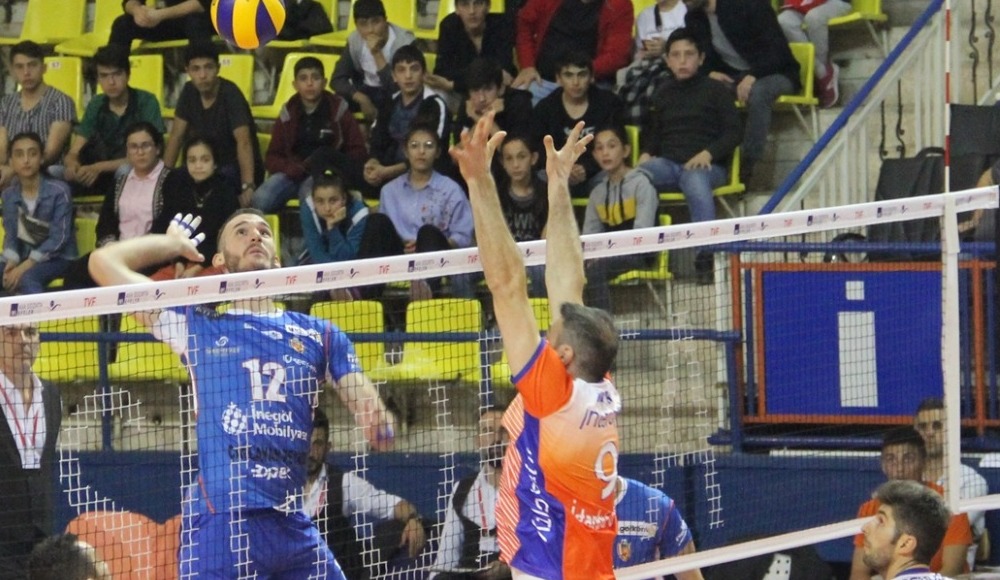 İnegöl Belediyespor, İstanbul Büyükşehir Belediyespor'u 3-2 yendi