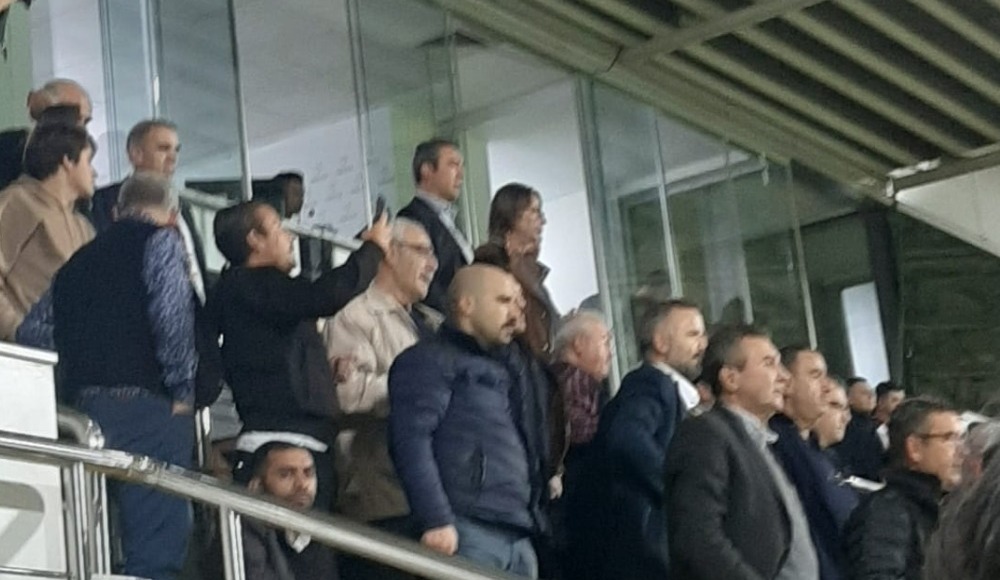 Ali Koç ve Göztepeli taraftarlar arasında gerginlik