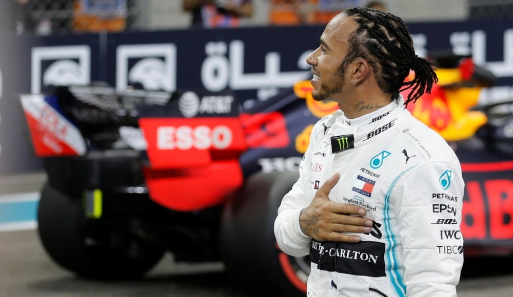 Hamilton evinde ilk sıradan başlıyor