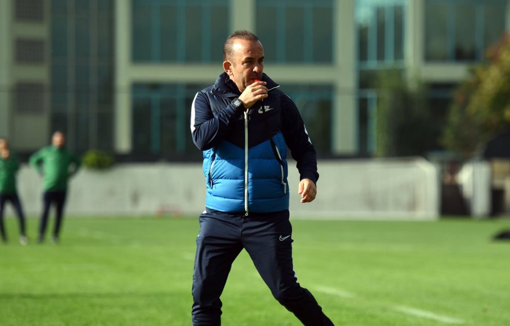 Kaan Şanlıkan: "Başakşehir'i yenmek istiyoruz"