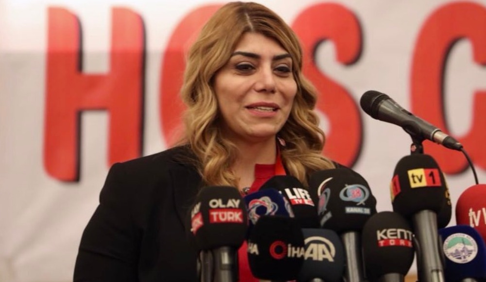 Berna Gözbaşı'ndan eleştirilere sert cevap!