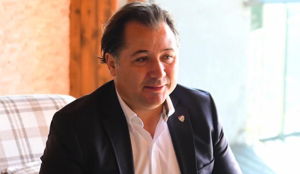 Protokol tribününde burun kıran kavga