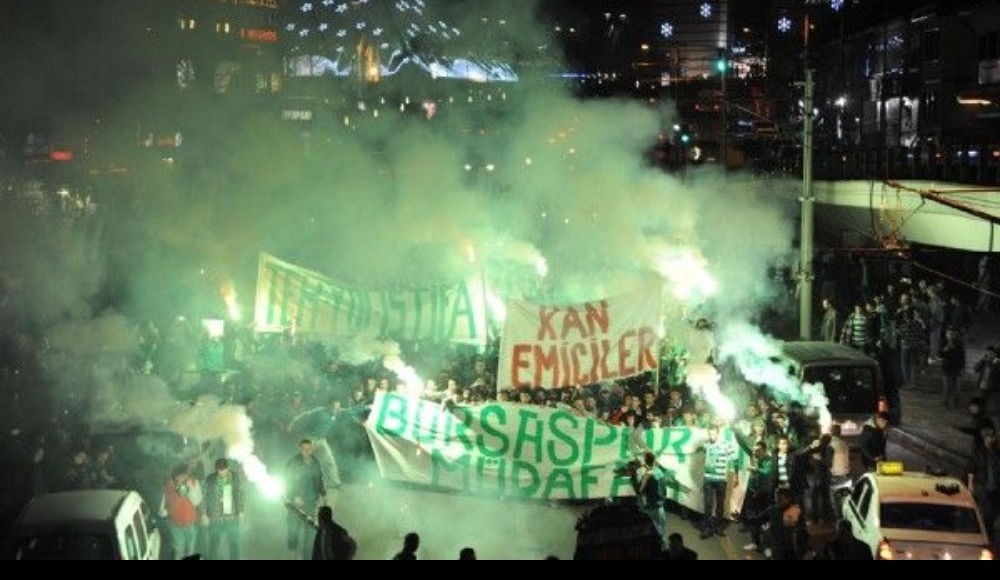 Bursaspor'lu taraftarlardan destek yürüyüşü!