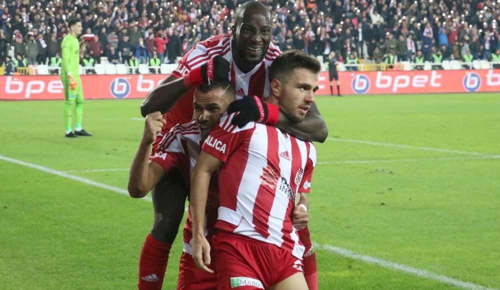 Emre Kılınç, Beşiktaş'a yetişiyor