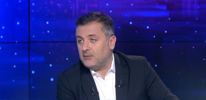 ''Çimleri kim yaktı''