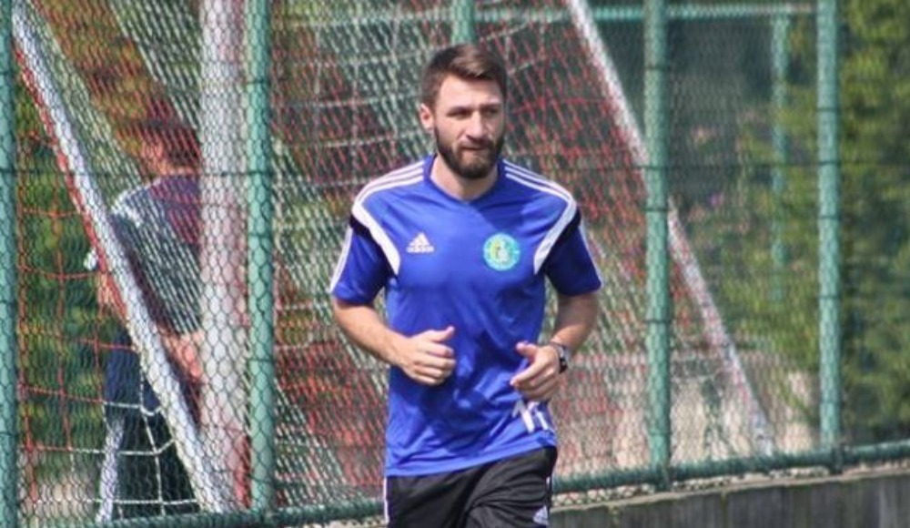 Serdar Özbayraktar futbolu bıraktı