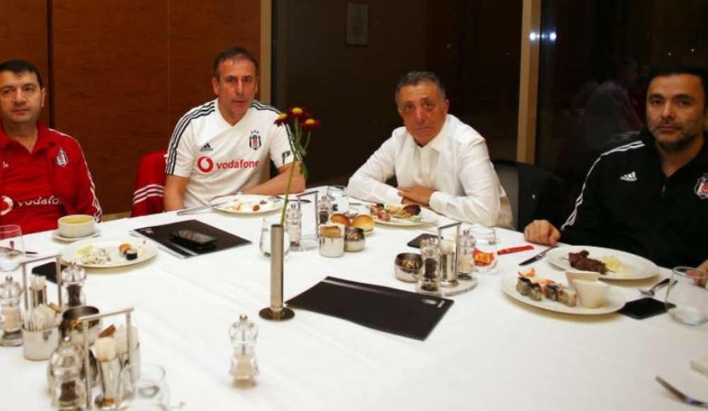 Yönetim, Lens'i ikna etmeye çalışıyor