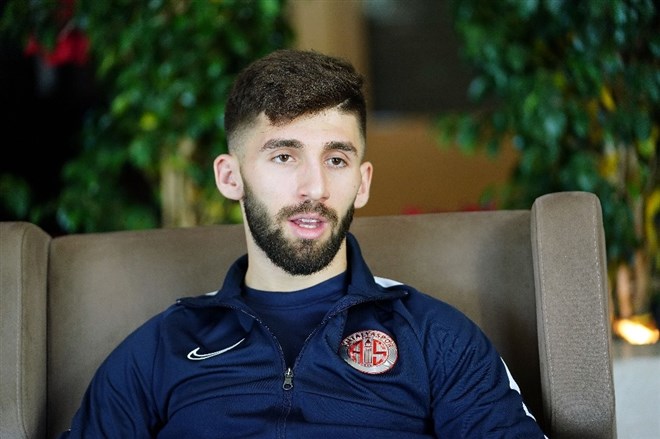 Doğukan Sinik: "Türkiye'nin en iyisi Emre Belözoğlu"