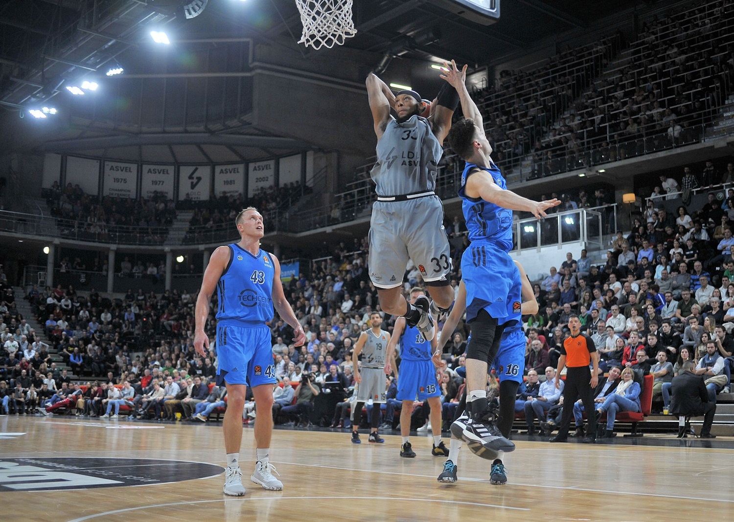 SÜRPRİZ YUMURTA'DAN ASVEL ÇIKTI