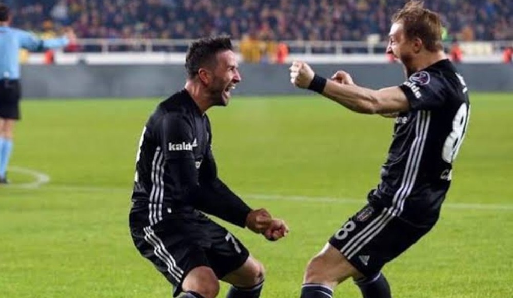Beşiktaş'tan 3 isme yeni sözleşme!