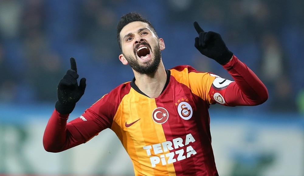 Emre Akbaba'ya yeni kontrat önerilecek