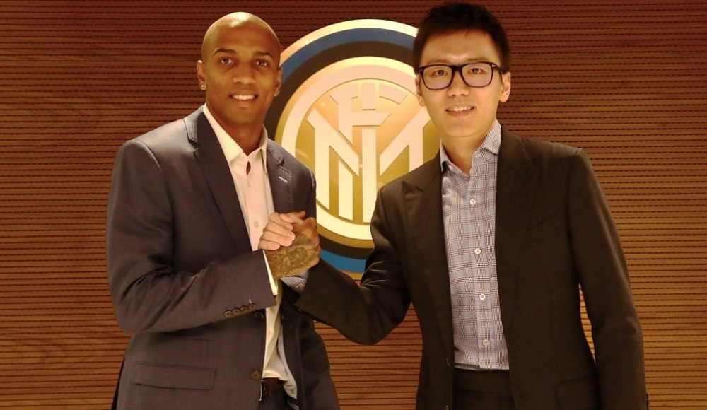 Inter, Ashley Young'ı kiralık olarak kadrosuna kattı
