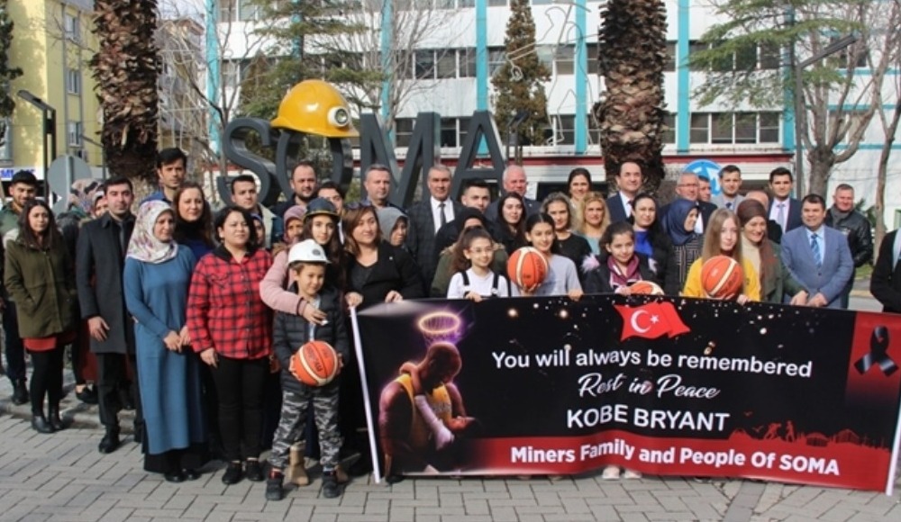 Soma'da şehit olan madencilerin aileleri, Kobe Bryant’ı andı