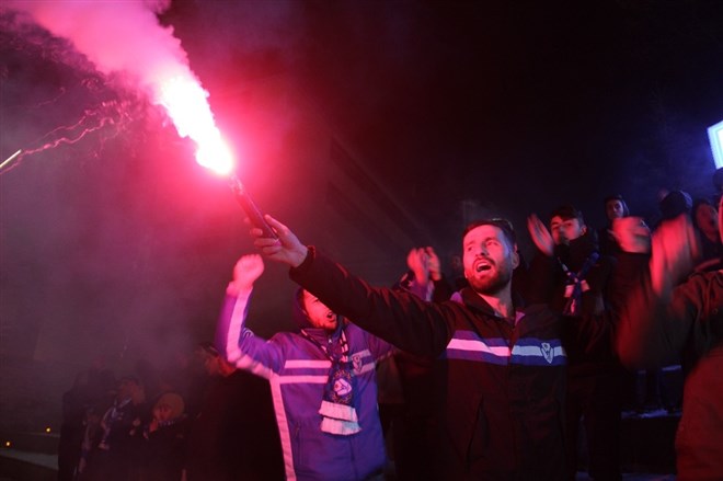 Erzurumspor’un 52. kuruluş yıldönümü meşalelerle kutlandı